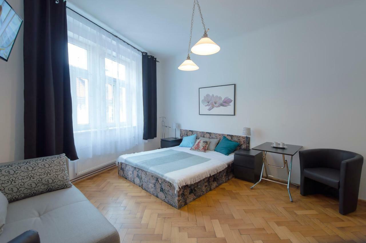 Modern Apartment Skolska 20 Прага Екстериор снимка